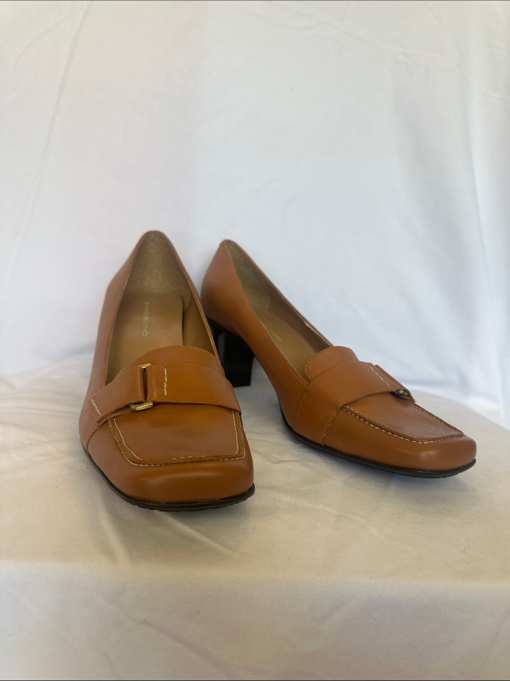 Bandolino Cognac Brown Leather Loafer Pumps